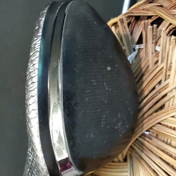 👠 Gianni Bini Silver Sequin Stiletto Heels 8.5M and 4.5 in heels - Picture 7 of 8